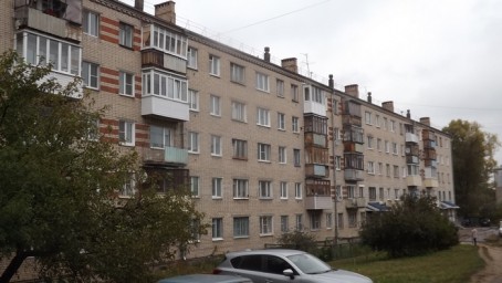 Продаю 3-х комнатную квартиру в центре г. Бор ул.Рослякова, с изолированными комнатами!