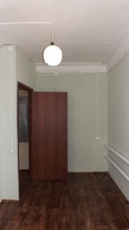 Продаю комнату в 2-х комнатной квартире г.Бор ул.Суворова(район 22 школы),2\2 кирпичного дома,жилая 
